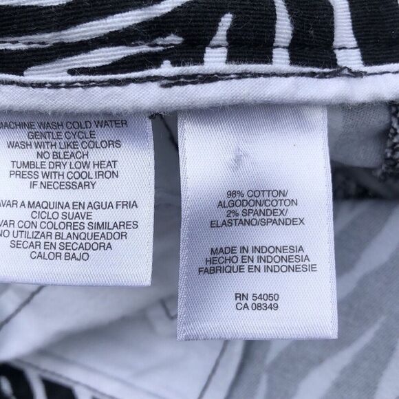 JONES NEW YORK SPORT Size 14 Women's Pants Cropped Relaxed Fit Black White Print - Picture 7 of 8